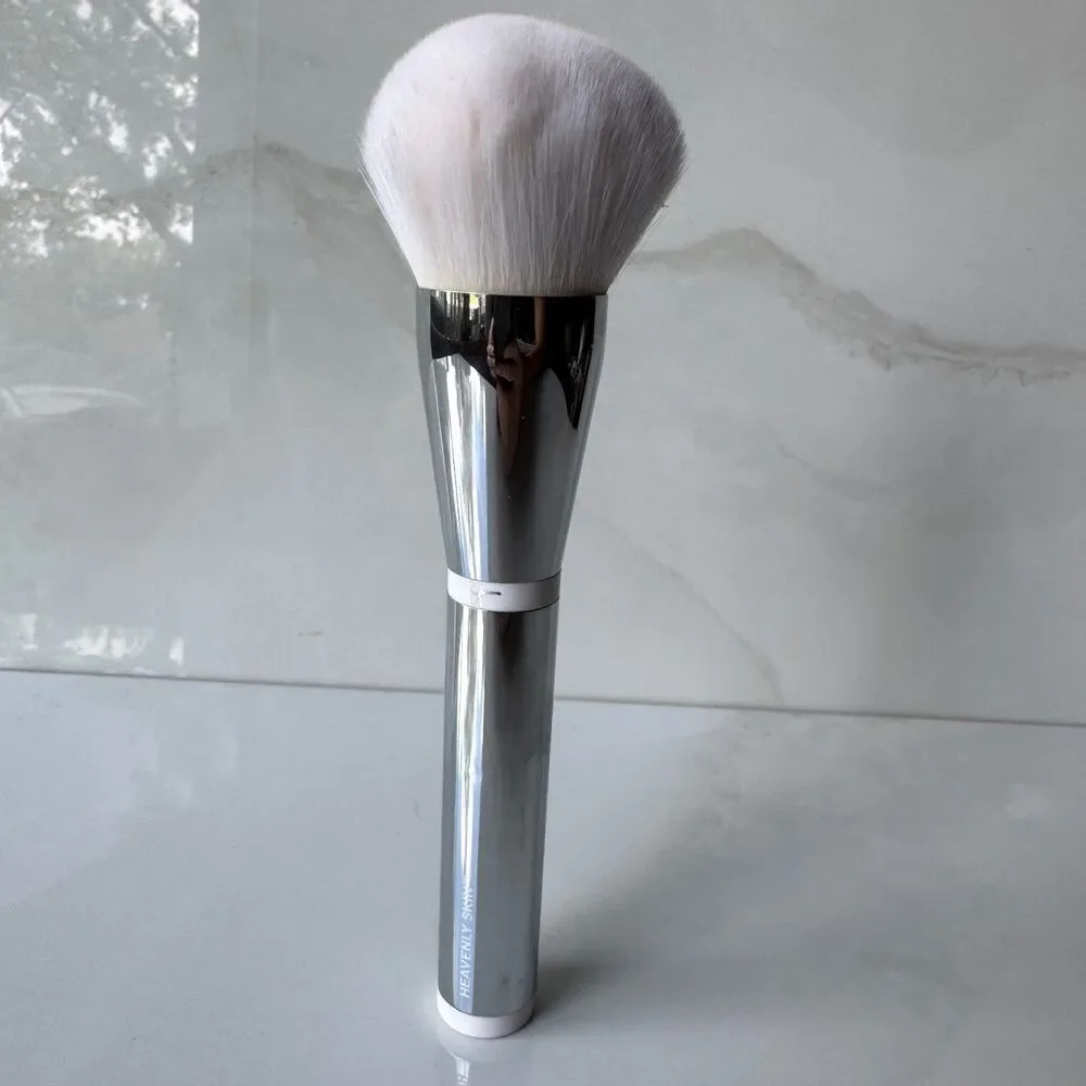 It Cometics Heavenly Skin CC+ Skin-Perfecting Brush (style: KERN0W)